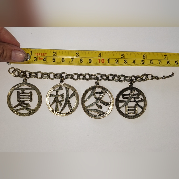 VTG SIGNED B.S.K.© GOLD TONE LARGE 4 SEASON CHARM BRACELET - Picture 9 of 11